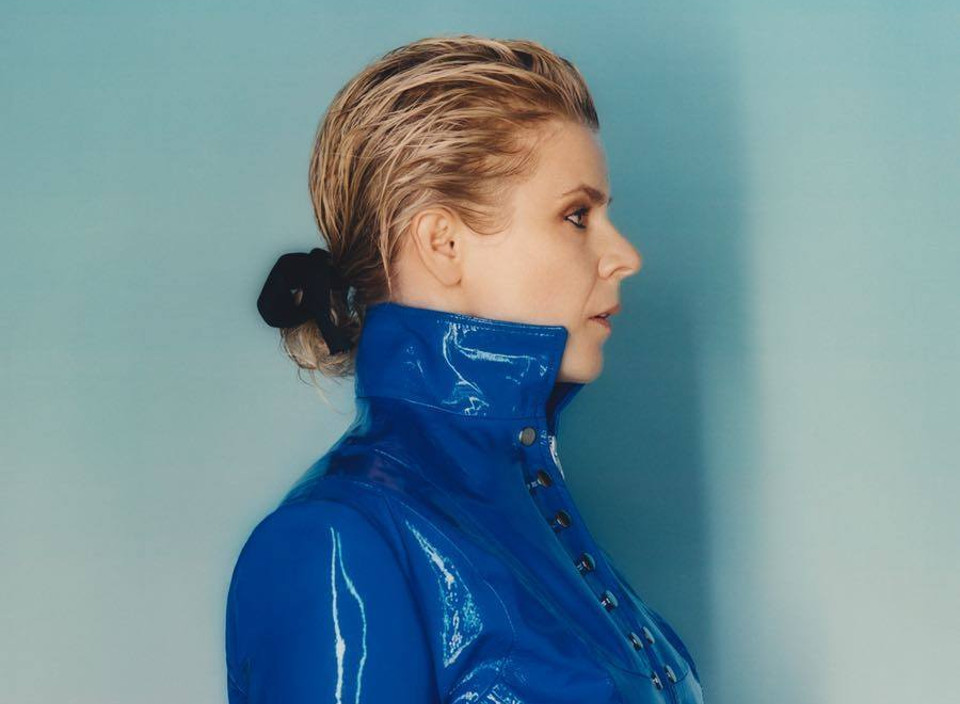 Watch: Robyn Live (ft. Missing U)